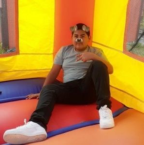 Meet your Posher, Isaias